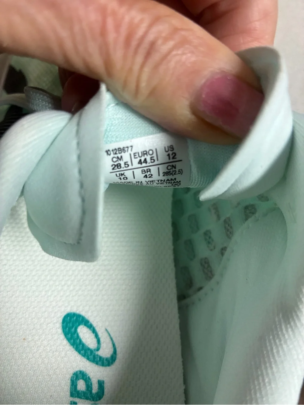 Men’s ASICS Mint Green Athletic Running Shoe with Black Logo